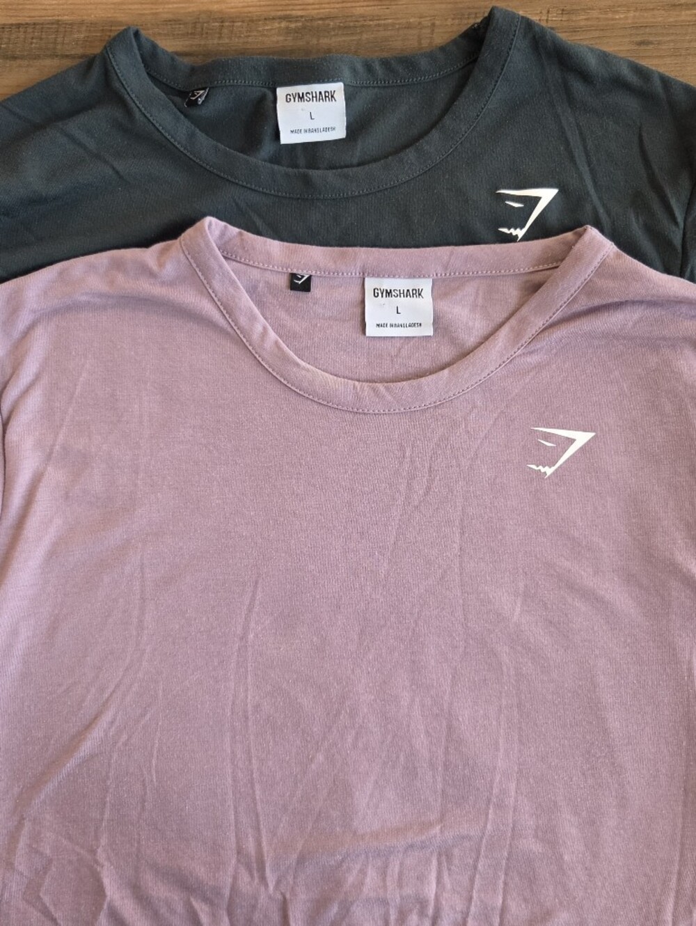 Gymshark 2 Shirt Bundle Asymetrical Short-Sleeve Tees in Dusty Pink & Dark Green